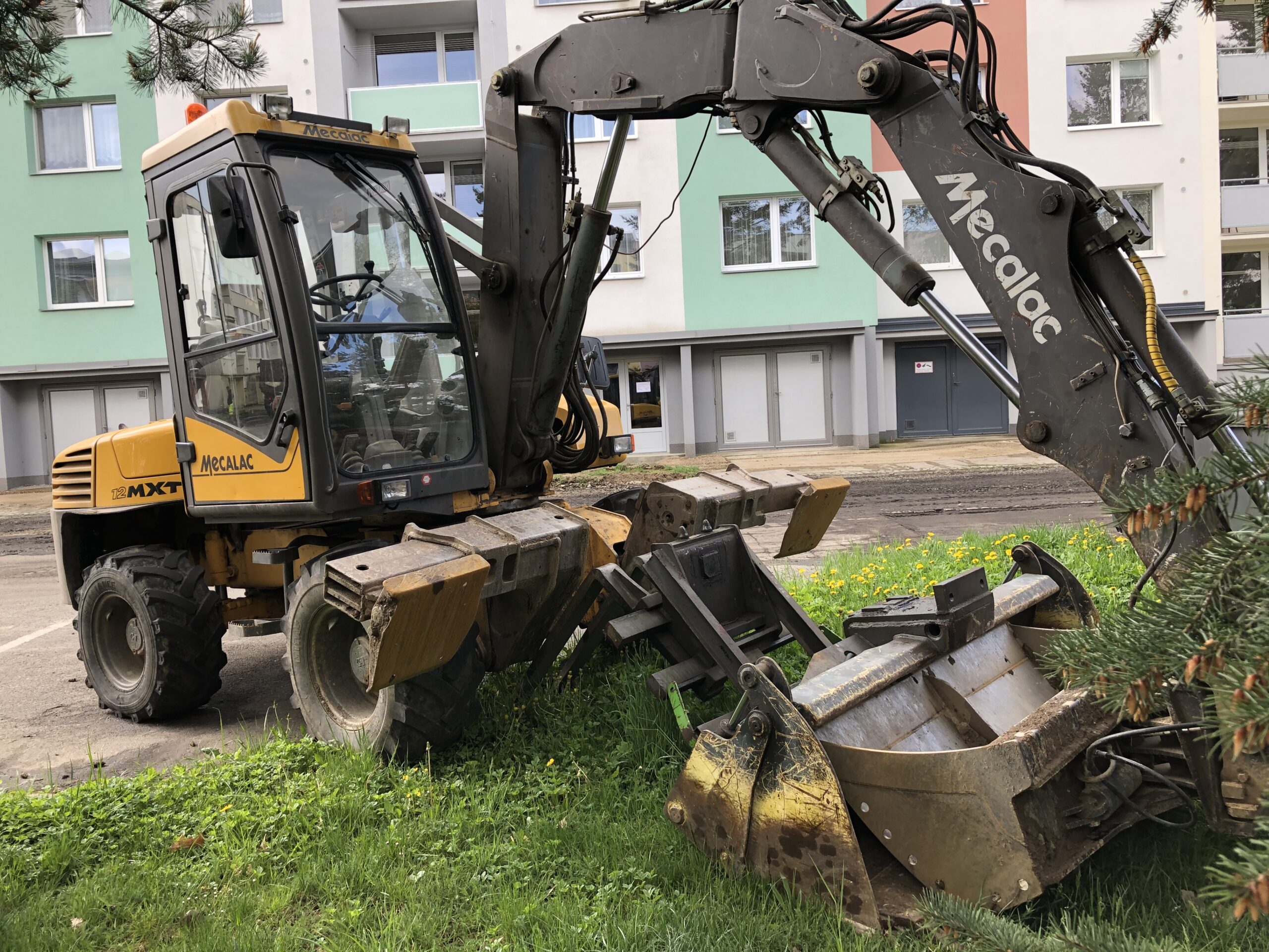 Bagr Mecalac